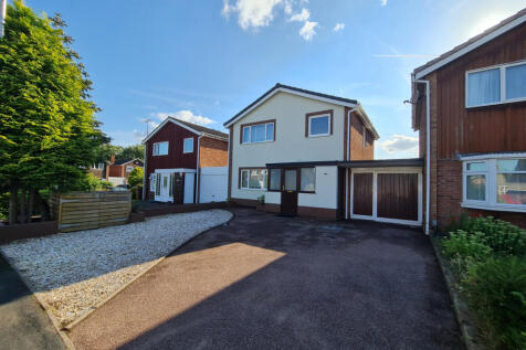4 Bedroom Linked Detached House