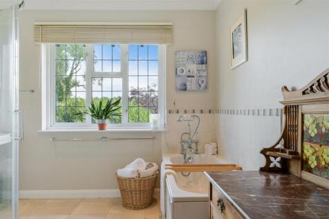 WILMERHATCH LANE (14).jpg