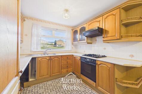 Kitchen / Living Area