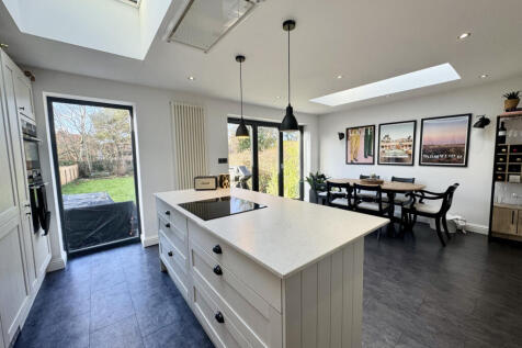 3 Bed semi-detached home on the edge of Didsbury