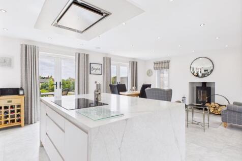 Kitchen/ Dining / Family Room