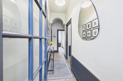 Hall 1.jpg