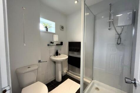 2 Bathrooms
