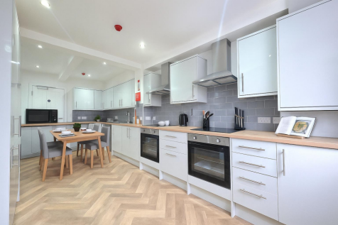 Furnished kitchen.png