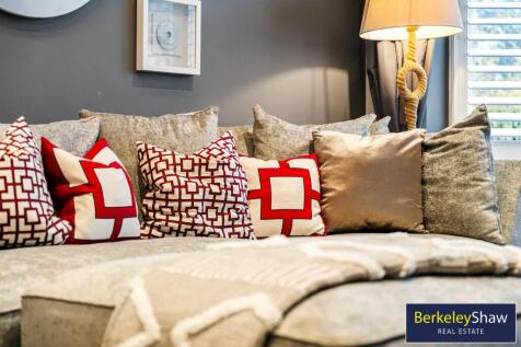 Snug Lounge/Cinema Room