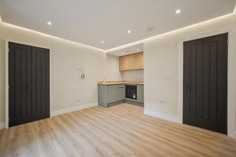 Living & Kitchen area