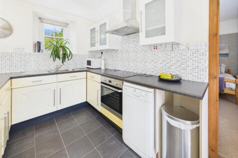 CAM03481G0-PR0098-STILL011