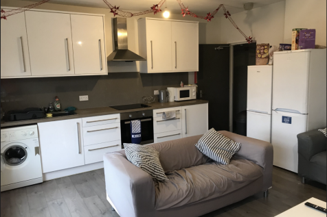 5 Bedroom Flat in LN2 5HL