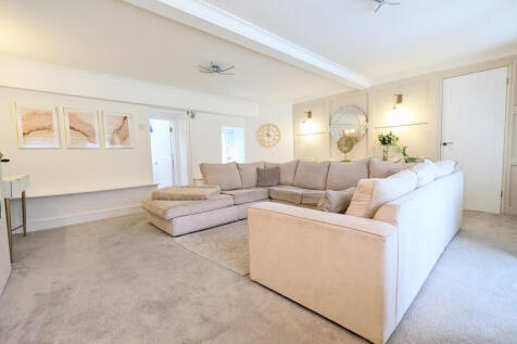 PXL_20251127_110120396.MP~2