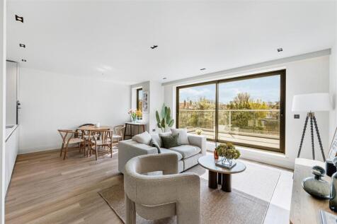 Flat 5 - 50 Creswick road W3-1.jpg