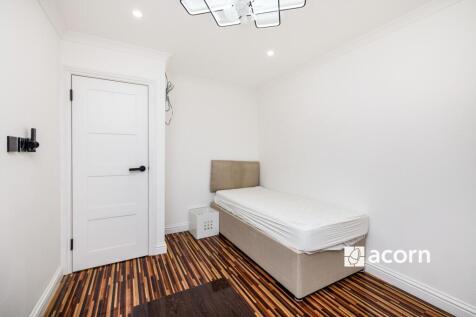Bedroom 1 (3)