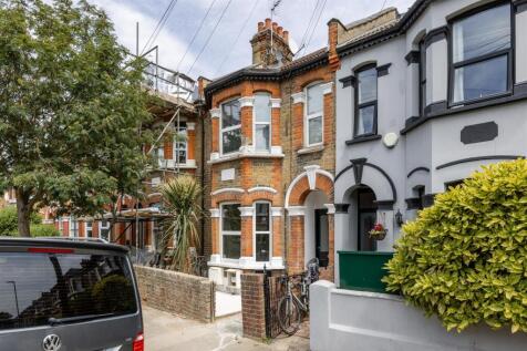 Knighton Road, E7