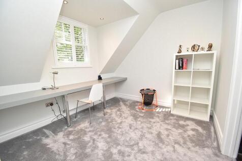 Bed 3 Office dressing Room.JPG