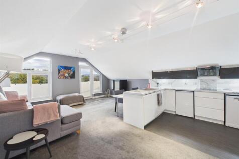 ANNEXE LOUNGE/KITCHEN