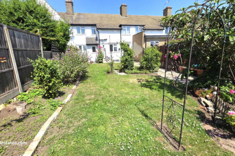 3 bed terraced house for sale Bourn Avenue, East