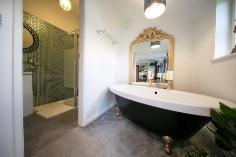 Free standing bath and shower room