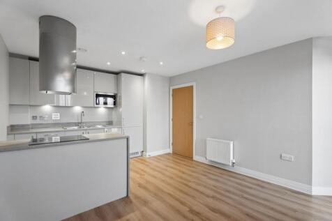 OPEN PLAN KITCHEN TO LOUNGE