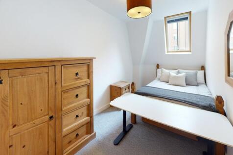 2 Bedroom Flat in BS8 1BA