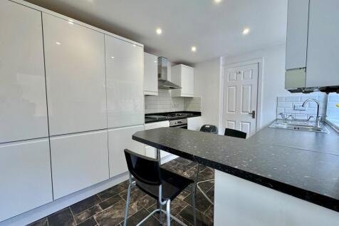 L - Kitchen