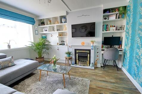 Living Room 2.jpg
