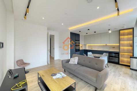 Let UK Home are excited to offer this spectacular two bedroom apartment in the heart of Vermont House part of the 250 City Road. This property comprises a large bright open plan kitchen and living roo