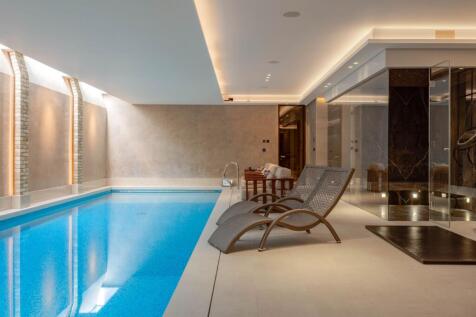16 Meter Pool