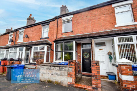 Two Bedroom Terraced Property with Lovely Interio