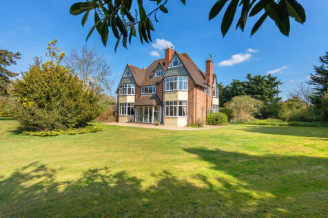 Abbots Court ph04