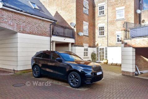 Driveway/Parking
