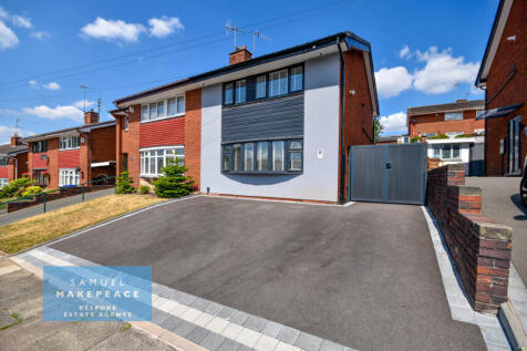 Stunning Three Bedroom Semi Detached Property wit