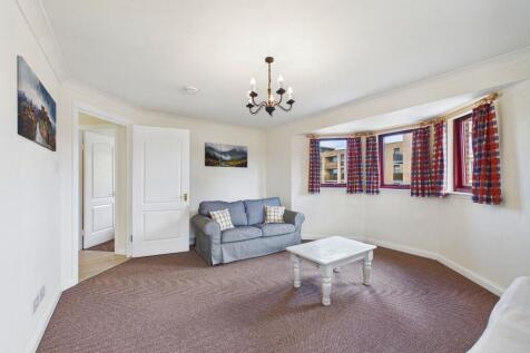 Book your viewing at 1let.co.uk Two double bedroom flat to let in Corstorphine. Close to supermarkets in a quiet neighbourhood with parking.
