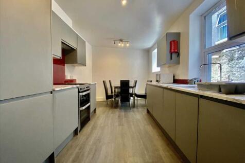 5 Bedroom House in PL1 5AS