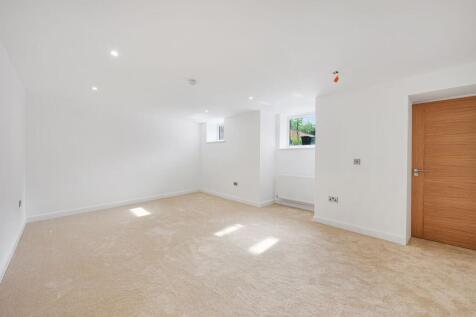 Media room/bedroom 3