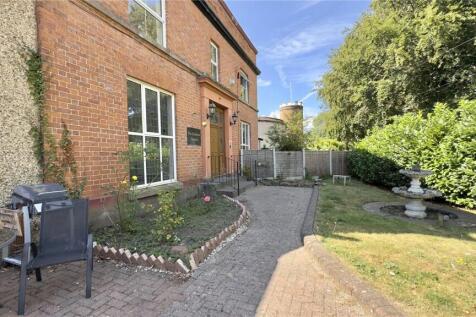 FLAT 1 BARNSTON TOWERS GARDEN.jpeg