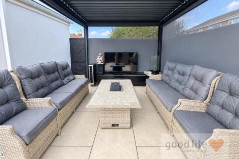 20260914_200035333_iOSnursery road.jpg