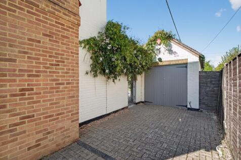 Detached Garage