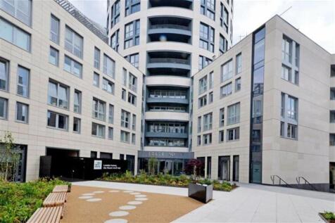 PLEASE QUOTE REF: ASP 64785 A beautifully presented luxury one-bedroom apartment located in the heart of the City of London, offering modern living in a highly sought-after location. The property boas