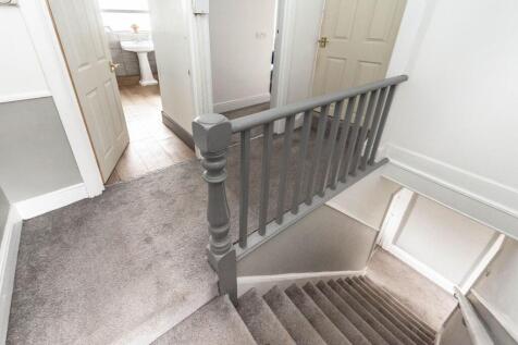 ENTRY WAY AND LANDING