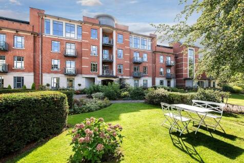 ST JAMES PLACE | Executive PENTHOUSE APARTMENT!!! NEW FURNISHINGS! Allocated gated parking! GYM, SAUNA and wonderful communal gardens! Close to Edgbaston Business District, HSBC HQ & Paradise Circus/C