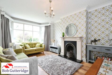 BAY FRONTED LOUNGE