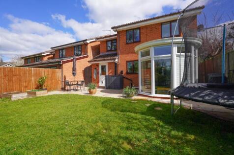 4 Stephenson Close-21.jpg
