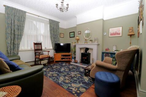Lounge (Rear Elevation)
