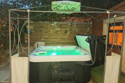 128 Nab Lane - 2.jpg