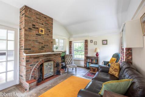 47 Sitting Room.jpg