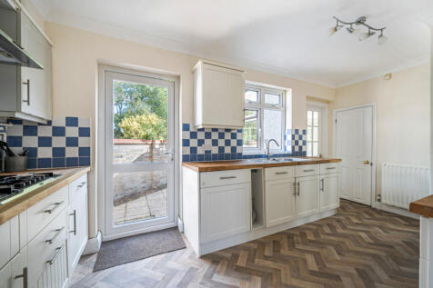 1343861-11-68b575...