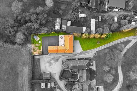 Substantial plot within exclusive Hall Farm