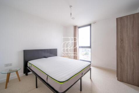 *** Please quote reference JC2309733 when contacting the agency *** Nestled in the vibrant area of Southwark, this splendid two-bedroom flat at Chancellor House offers a perfect blend of modern living