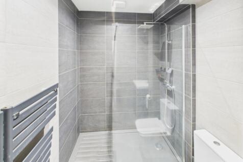 CAM04233G0-PR0021-STILL025