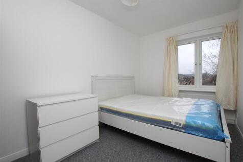 2 Bedroom Flat in BA2 6PG