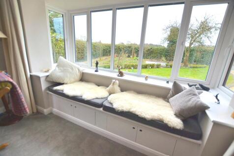 Box bay window seat